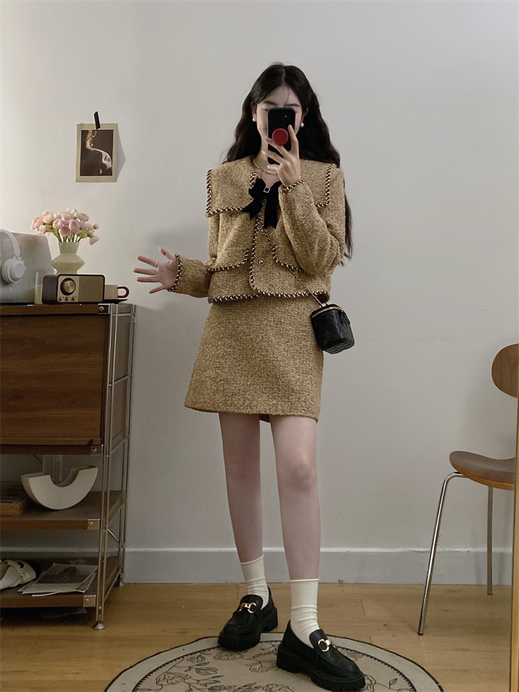 Gingerbread Khaki Festive Bow Detail Women's Fashion Set - Image 3