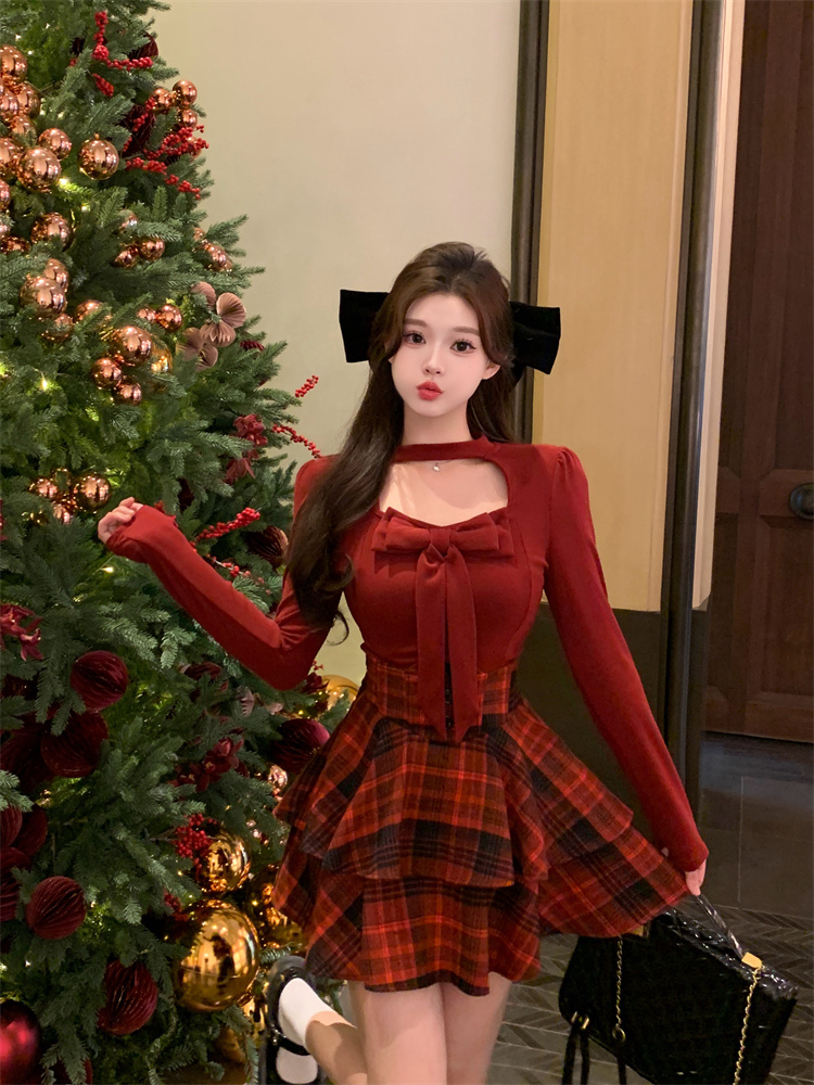 Plus Size Winter Two-Piece Set with Bow Top and Plaid Skirt