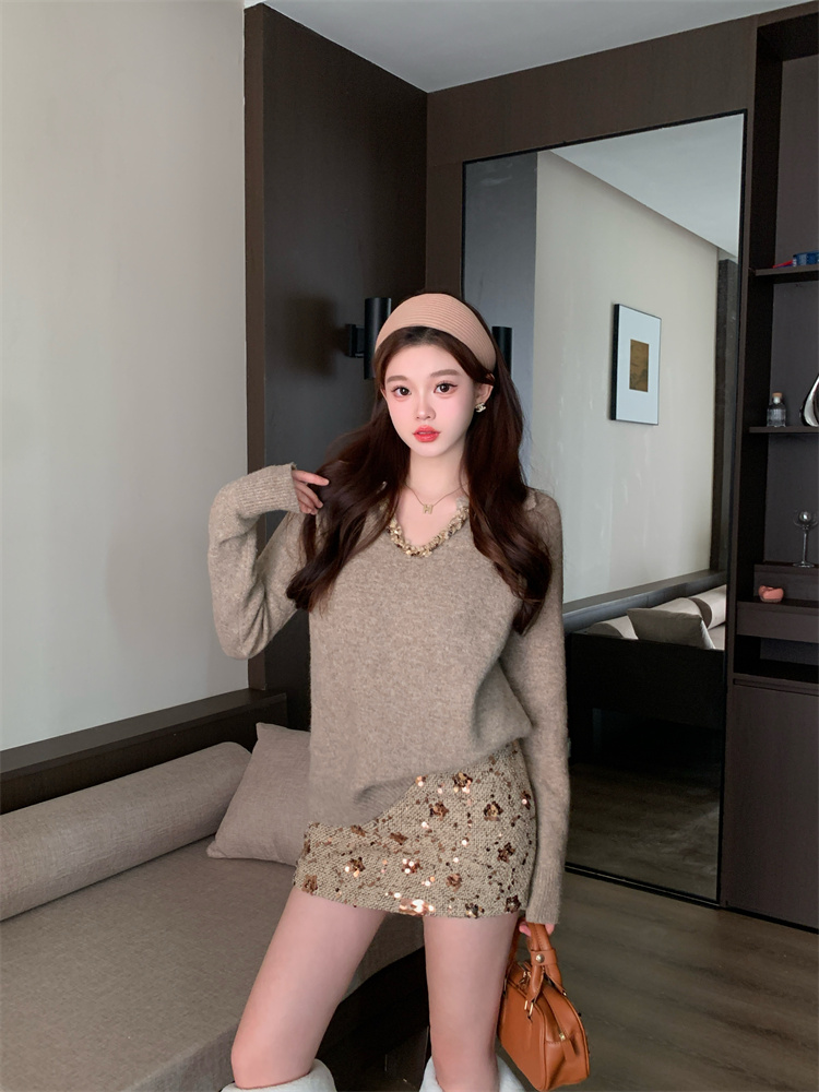 French Style V-Neck Sweater and Sequin Skirt Two-Piece Set for Women - Style 8908df - Image 2
