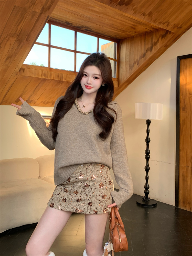 French Style V-Neck Sweater and Sequin Skirt Two-Piece Set for Women - Style 8908df - Image 3