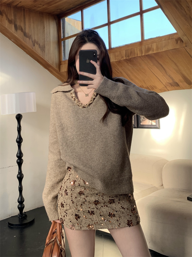 French Style V-Neck Sweater and Sequin Skirt Two-Piece Set for Women - Style 8908df - Image 4