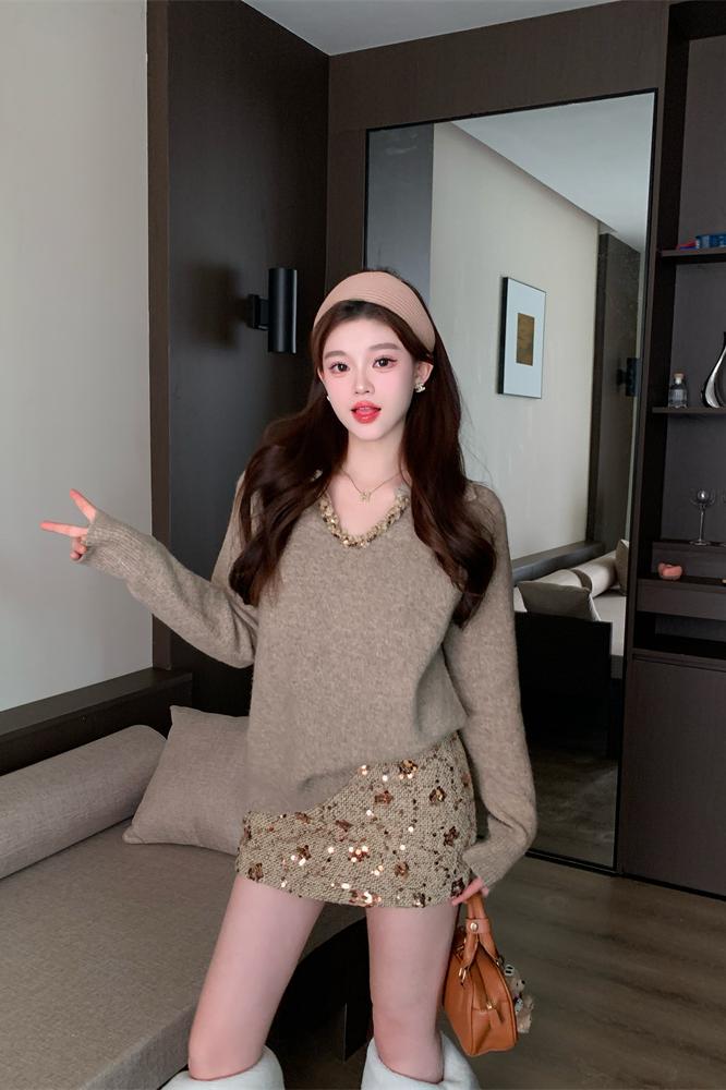 French Style V-Neck Sweater and Sequin Skirt Two-Piece Set for Women - Style 8908df - Image 5