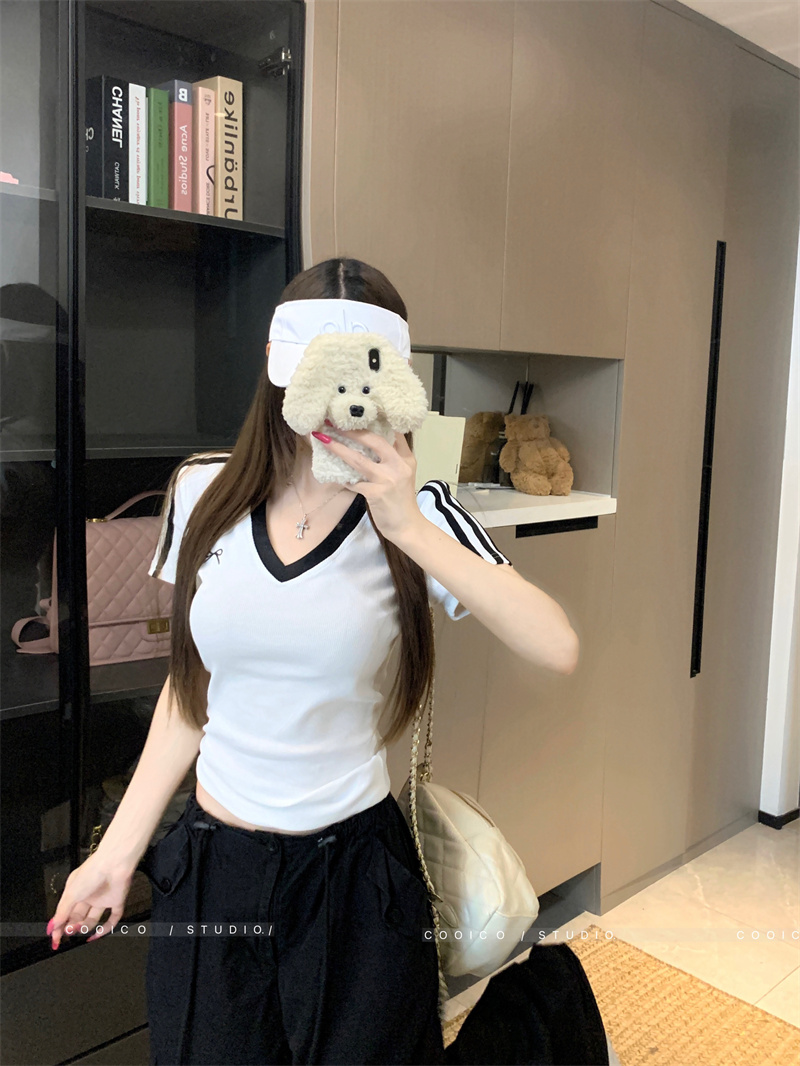 Bow V-Neck White Short Sleeve T-Shirt for Women Summer Slim Fit Cropped Top - Image 2