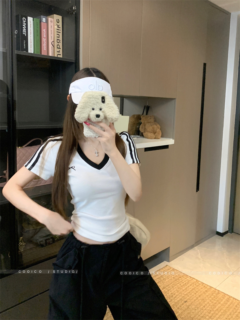 Bow V-Neck White Short Sleeve T-Shirt for Women Summer Slim Fit Cropped Top - Image 4