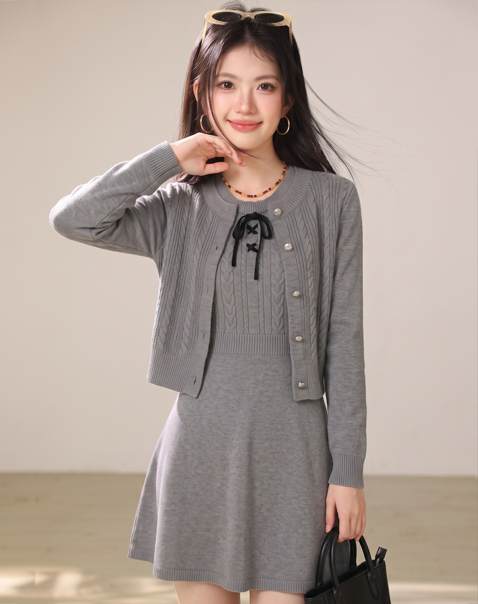 Korean Style Slimming Gray Cable Knit Dress 2026 Fall Lace Layered Two-Piece Women's Dress