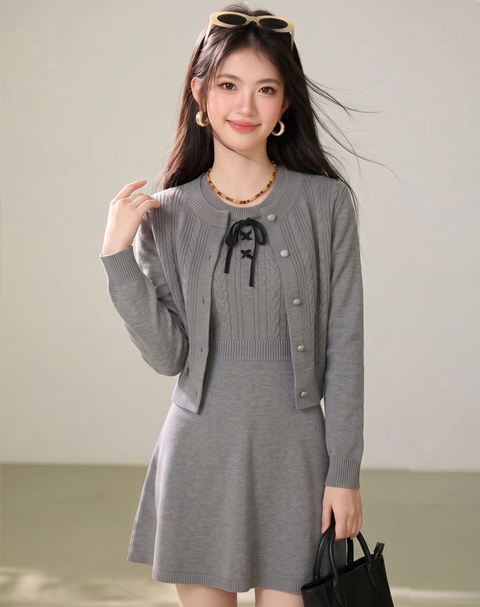 Korean Style Slimming Gray Cable Knit Dress 2026 Fall Lace Layered Two-Piece Women's Dress - Image 4