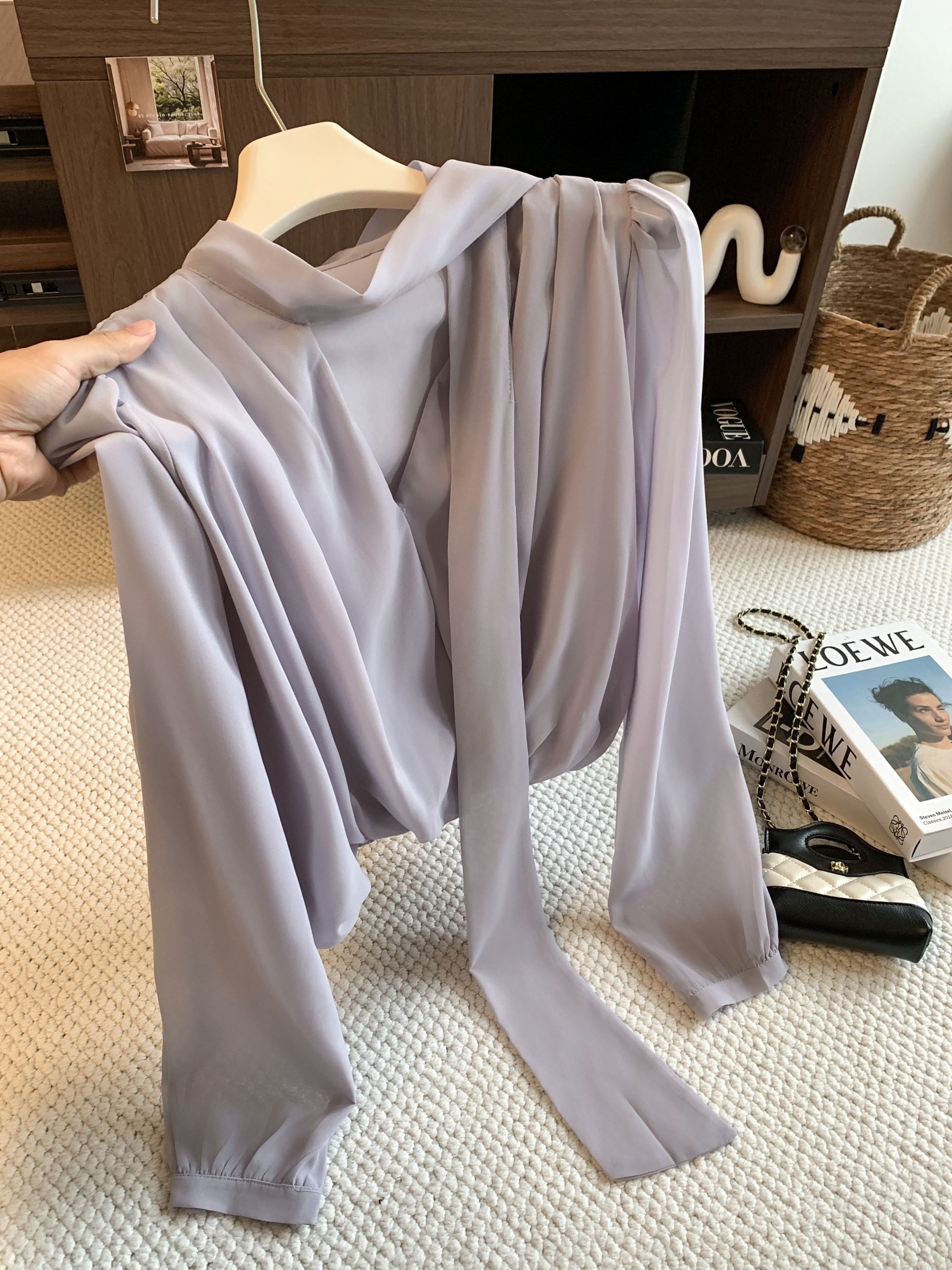 Light Luxury V-Neck Shirt with Ribbon for Women - Style b30a8a - Image 3