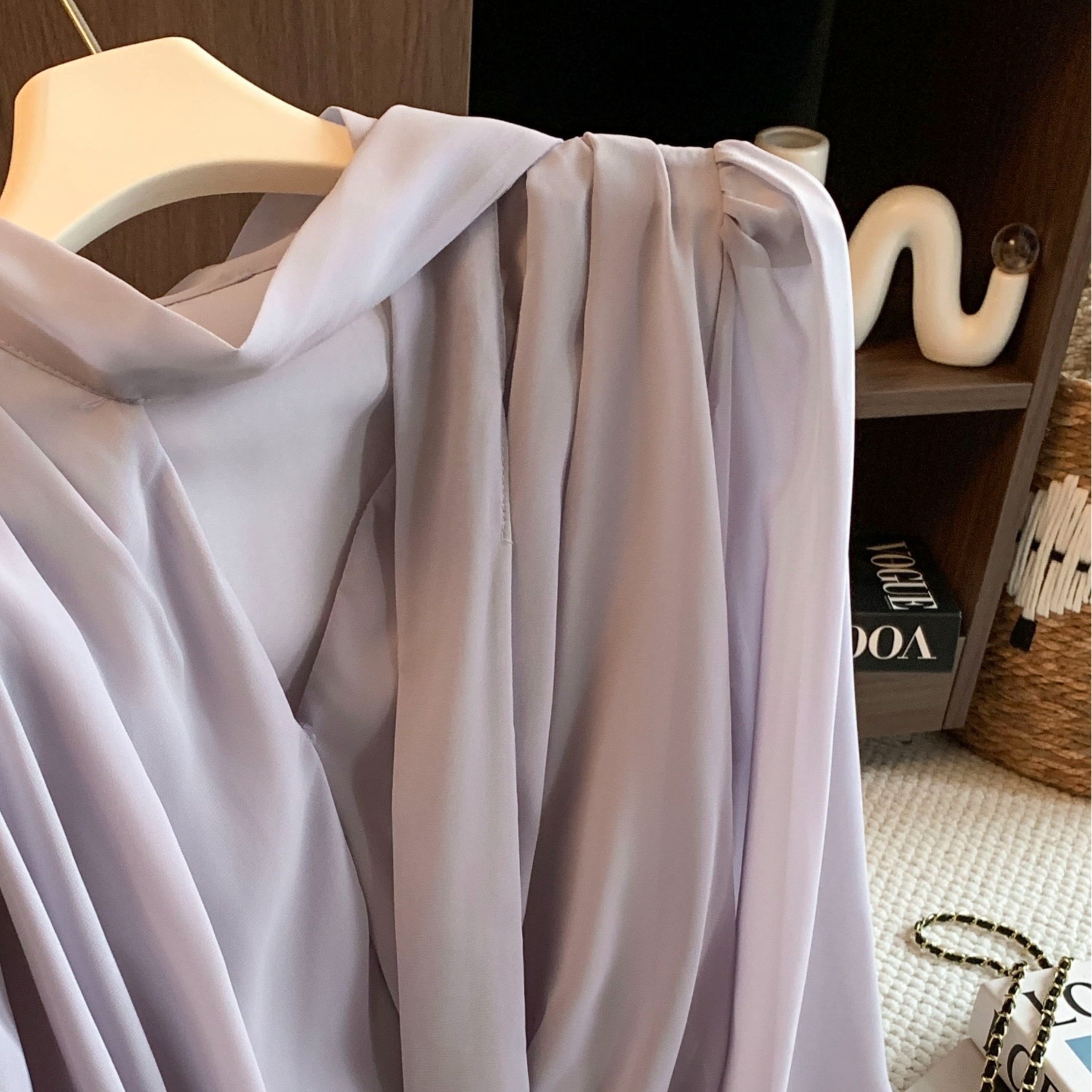 Light Luxury V-Neck Shirt with Ribbon for Women - Style b30a8a - Image 5