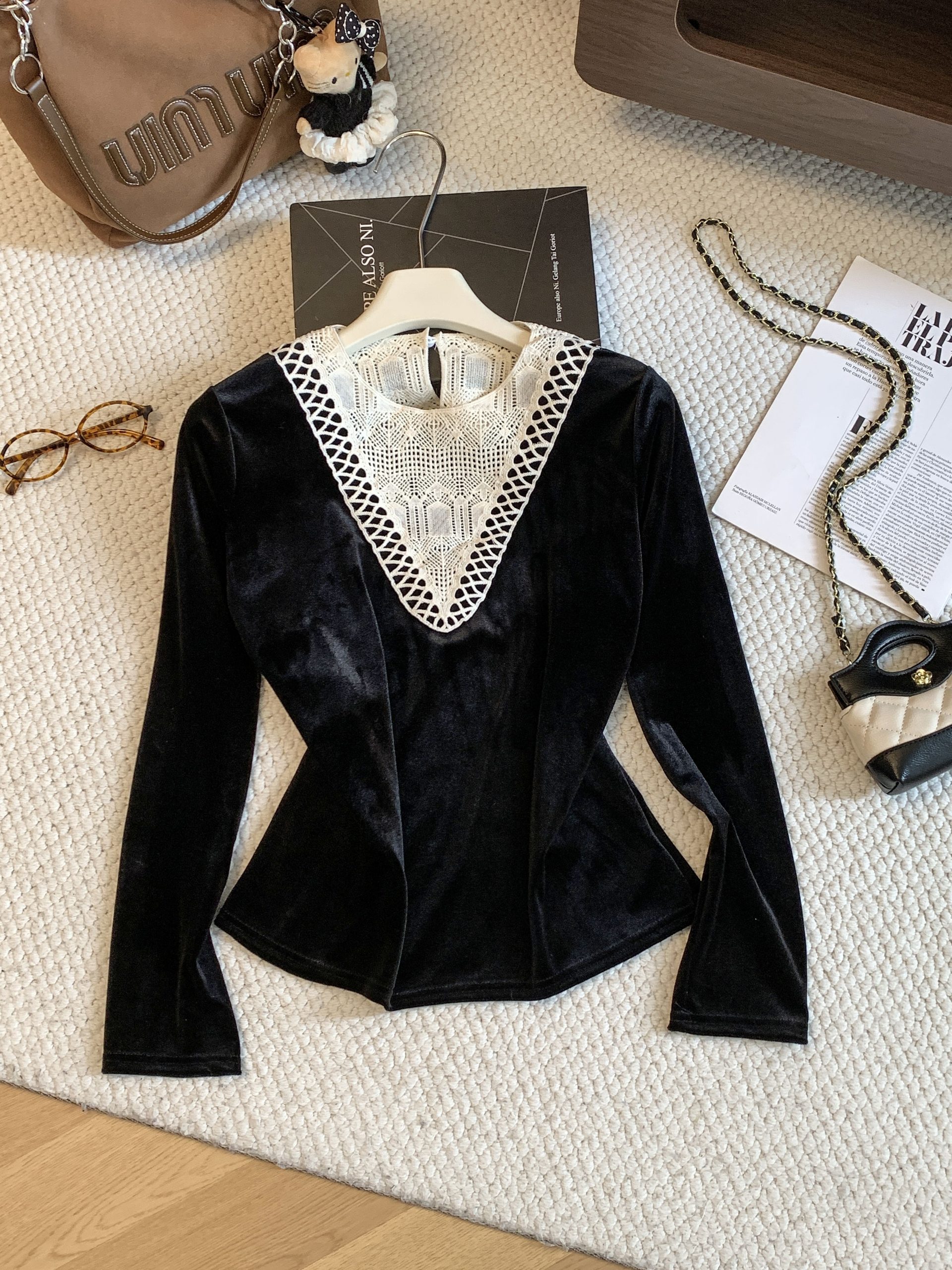 French Hepburn Style Black Velvet Shirt for Women Autumn Winter Elegant High-End Top - Style 70907b - Image 4